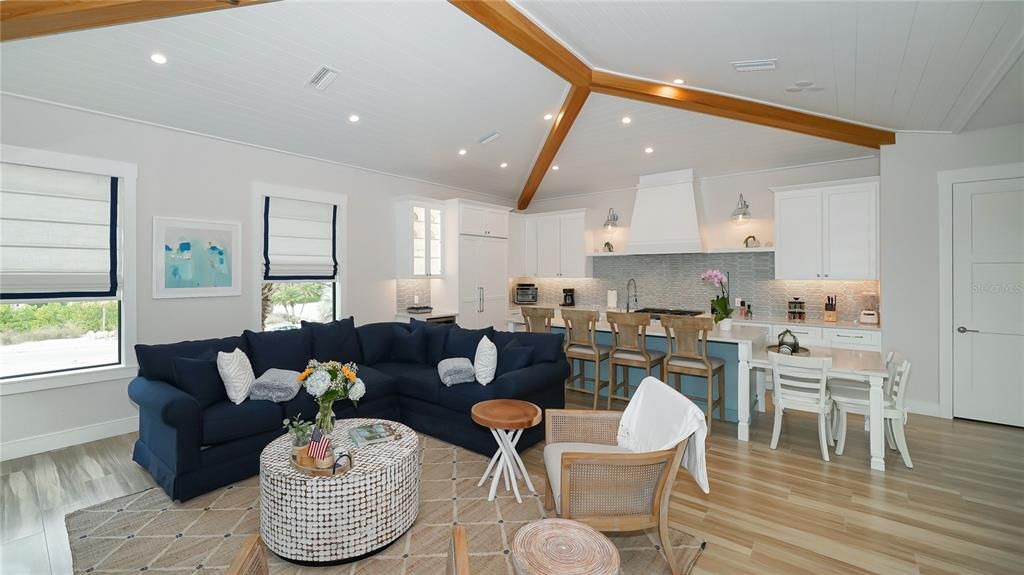 For Sale: $3,550,000 (4 beds, 4 baths, 2950 Square Feet)