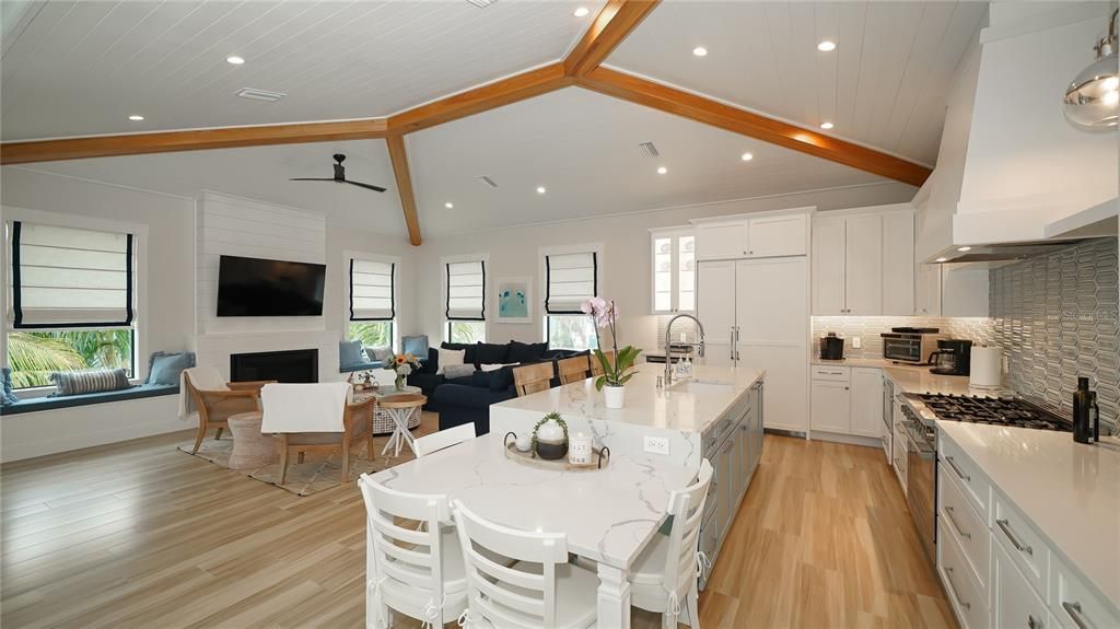 For Sale: $3,550,000 (4 beds, 4 baths, 2950 Square Feet)
