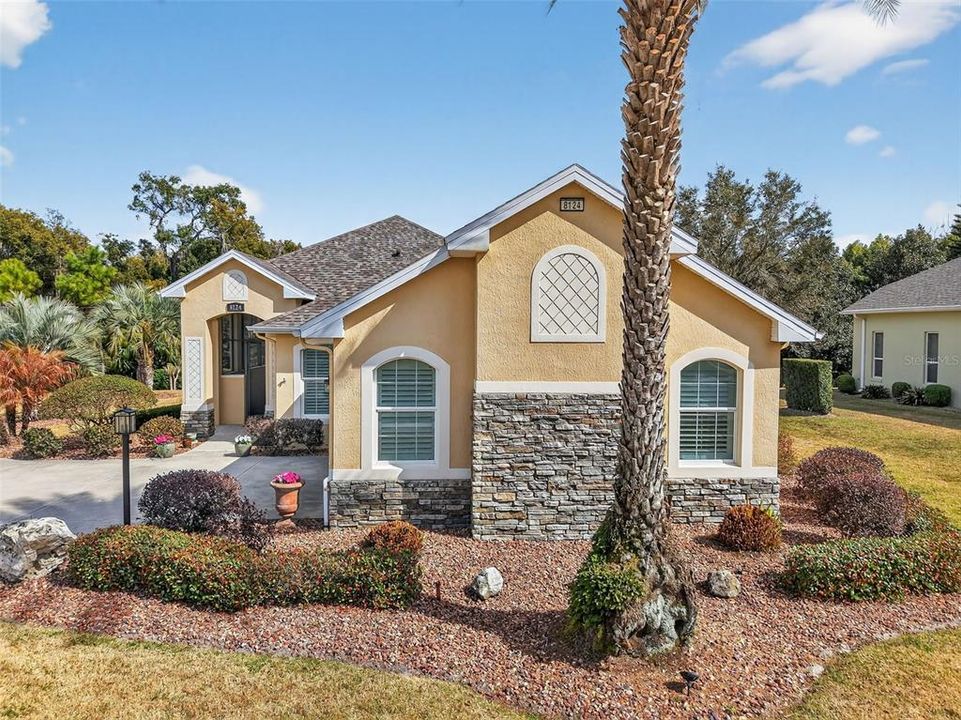 Active With Contract: $457,500 (3 beds, 2 baths, 1675 Square Feet)