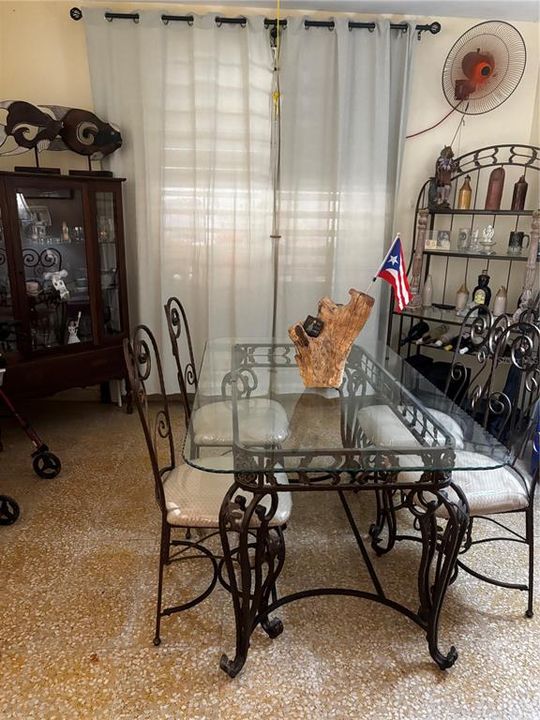 En Venta: $230,000 (3 camas, 1 baños, 1200 Pies cuadrados)