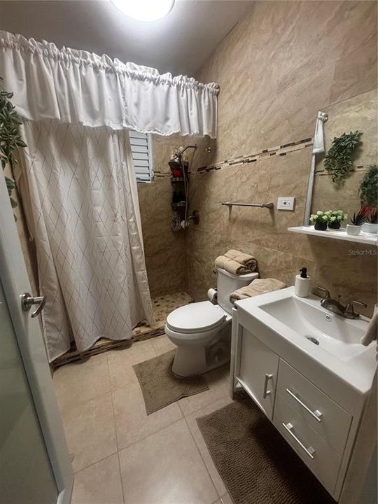 En Venta: $230,000 (3 camas, 1 baños, 1200 Pies cuadrados)