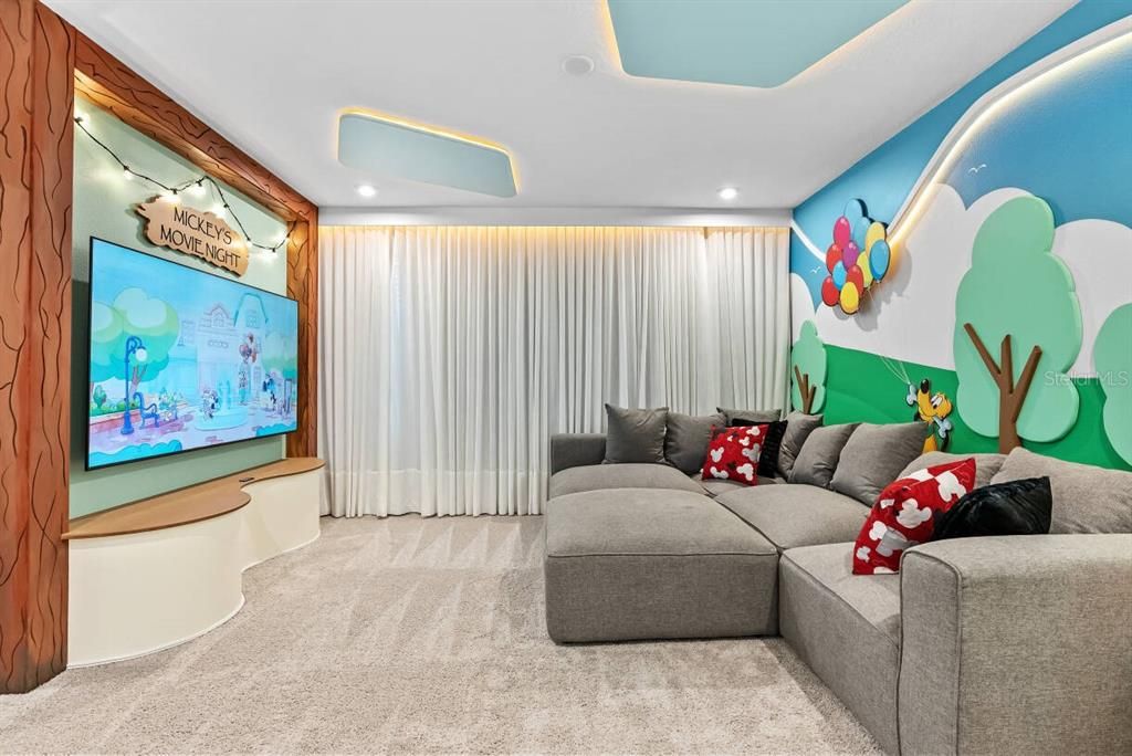 En Venta: $1,450,000 (9 camas, 6 baños, 4363 Pies cuadrados)