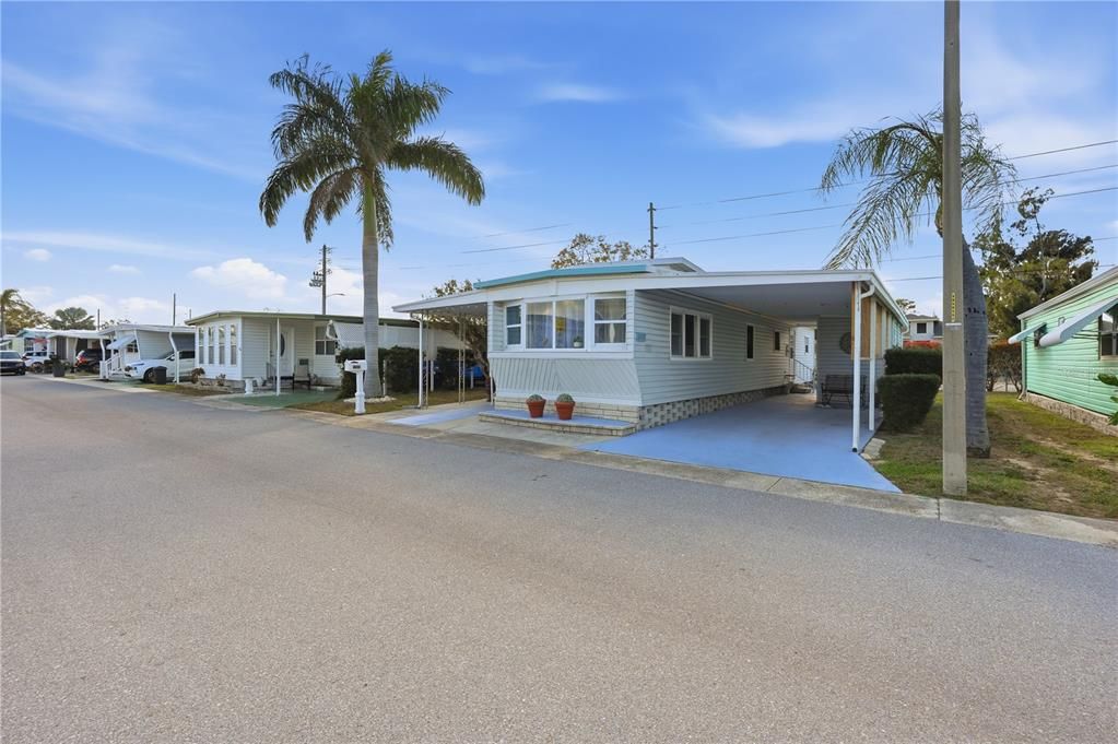 Active With Contract: $115,000 (2 beds, 1 baths, 814 Square Feet)