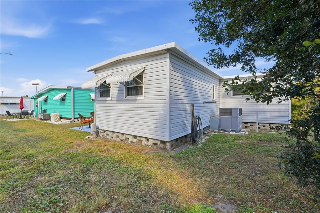 Active With Contract: $115,000 (2 beds, 1 baths, 814 Square Feet)