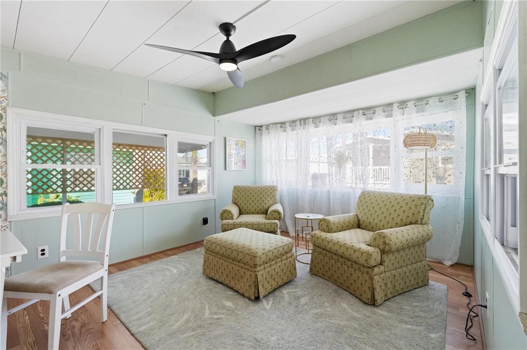 Active With Contract: $115,000 (2 beds, 1 baths, 814 Square Feet)
