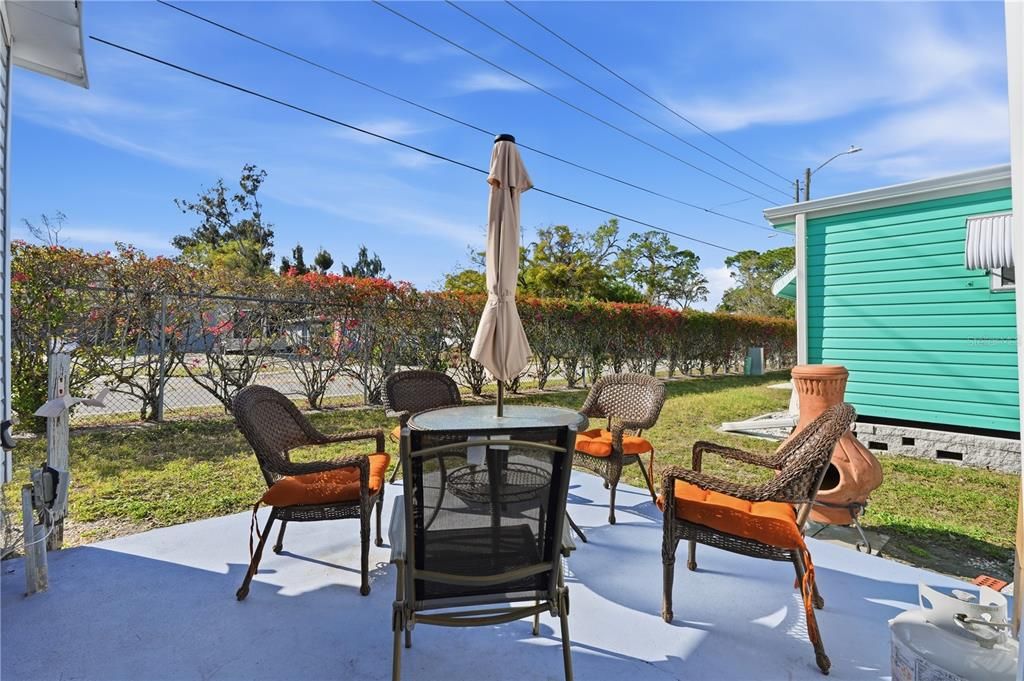 Active With Contract: $115,000 (2 beds, 1 baths, 814 Square Feet)