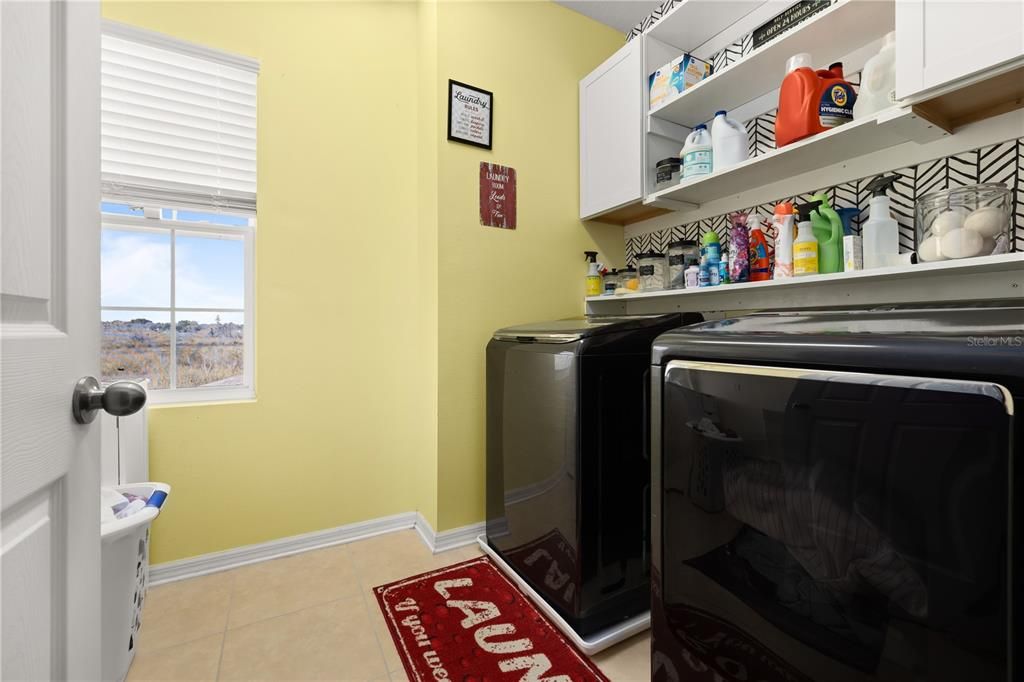 For Sale: $749,000 (5 beds, 3 baths, 2564 Square Feet)