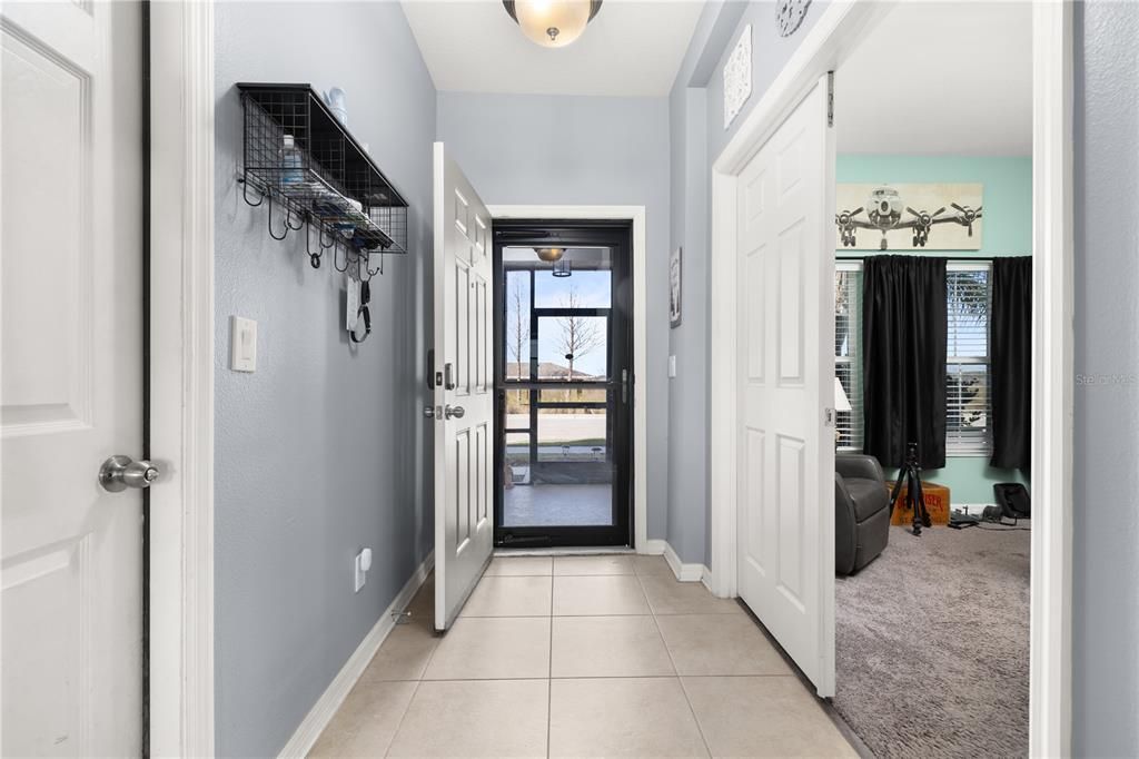 For Sale: $749,000 (5 beds, 3 baths, 2564 Square Feet)