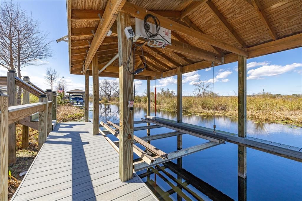 For Sale: $749,000 (5 beds, 3 baths, 2564 Square Feet)