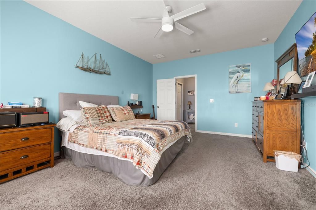 For Sale: $749,000 (5 beds, 3 baths, 2564 Square Feet)