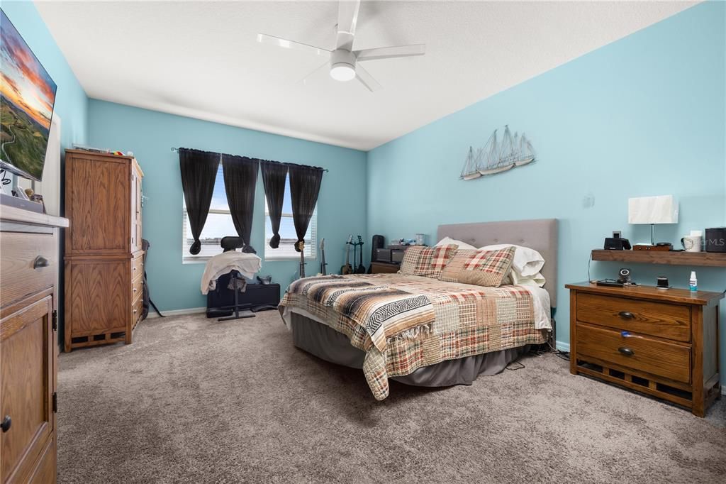 For Sale: $749,000 (5 beds, 3 baths, 2564 Square Feet)