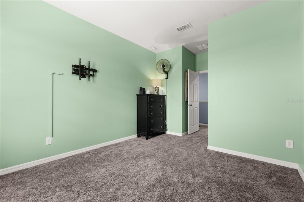 For Sale: $749,000 (5 beds, 3 baths, 2564 Square Feet)