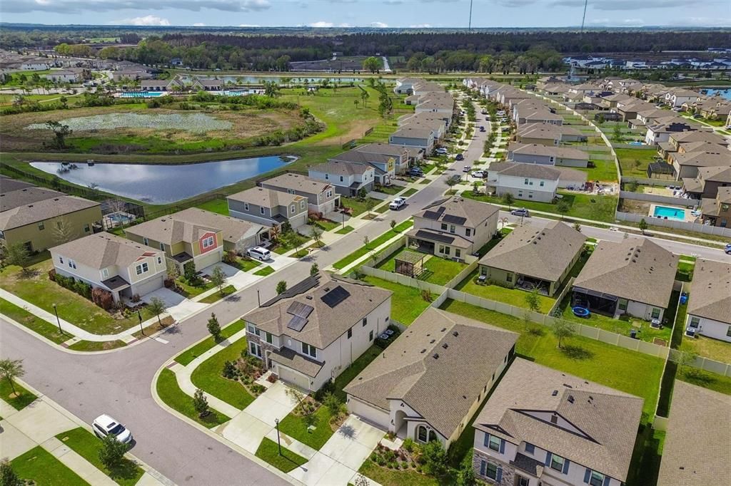 Activo con contrato: $445,500 (4 camas, 2 baños, 2089 Pies cuadrados)