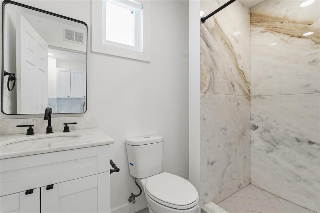 Active With Contract: $1,300 (0 beds, 1 baths, 260 Square Feet)