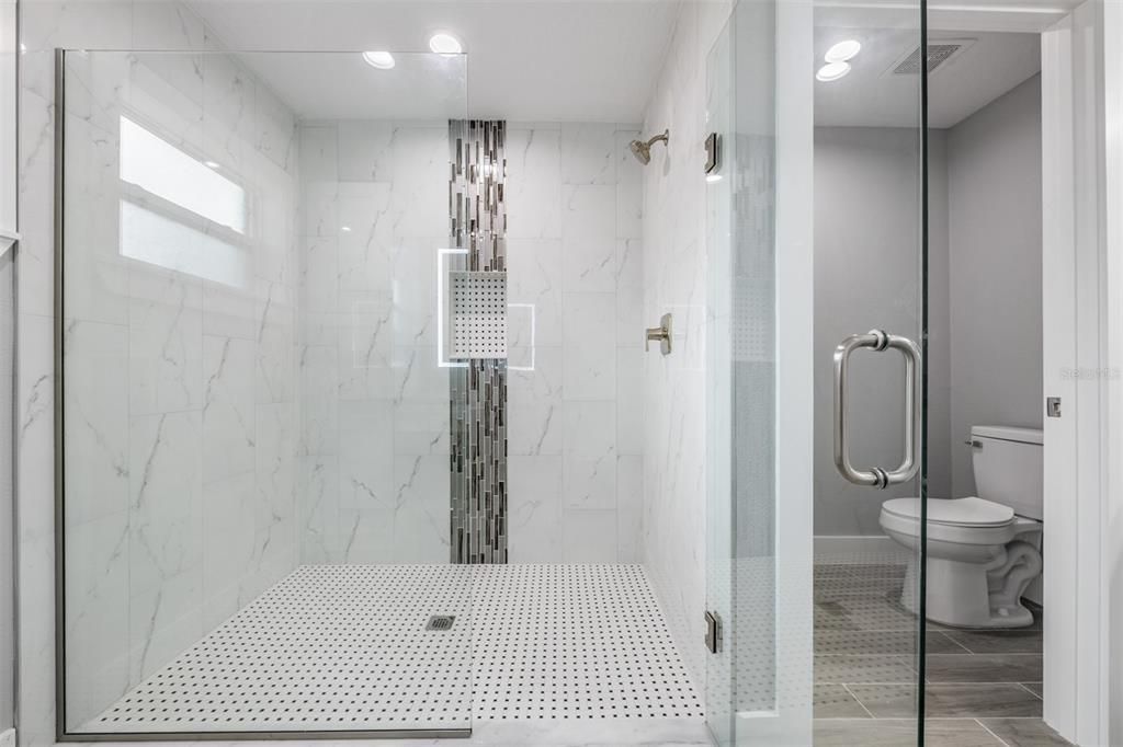 En Venta: $450,000 (4 camas, 2 baños, 1924 Pies cuadrados)