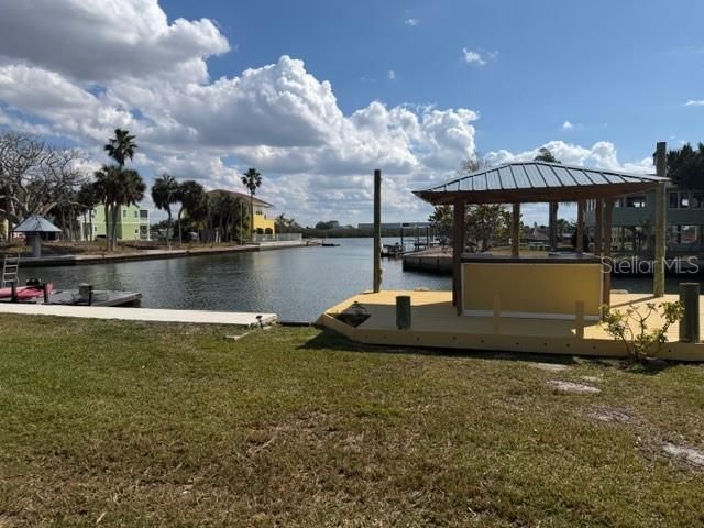 На продажу: $339,000 (0.15 acres)