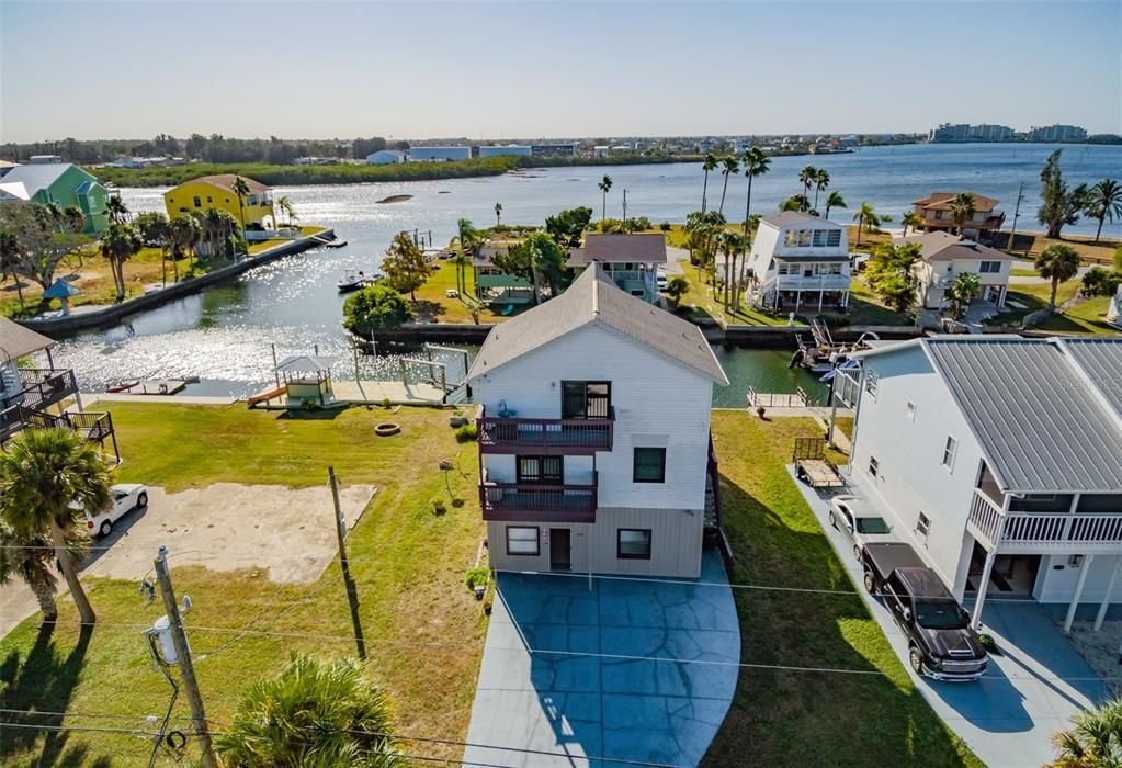 На продажу: $339,000 (0.15 acres)