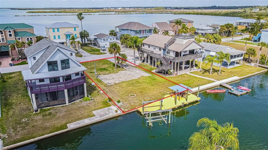 На продажу: $339,000 (0.15 acres)