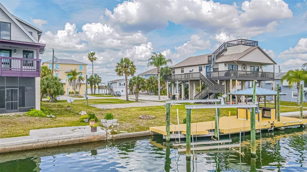 На продажу: $339,000 (0.15 acres)