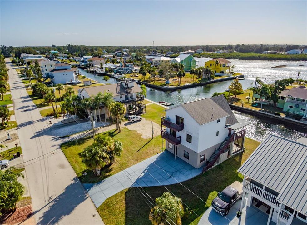 На продажу: $339,000 (0.15 acres)