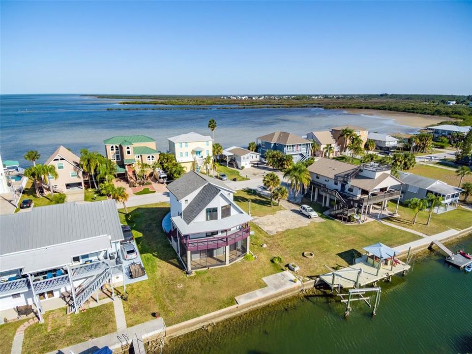 На продажу: $339,000 (0.15 acres)