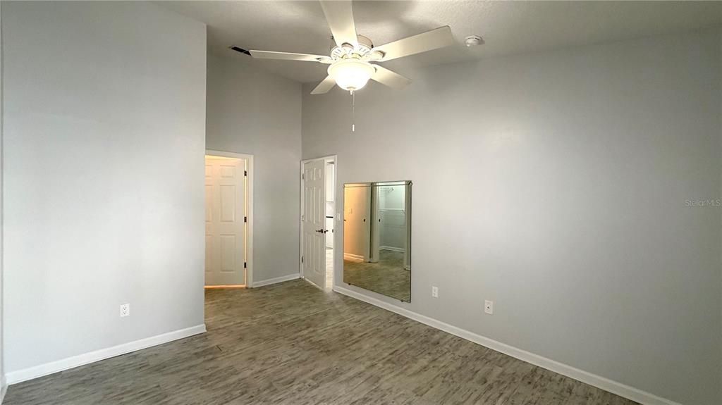 Activo con contrato: $175,000 (2 camas, 2 baños, 1042 Pies cuadrados)