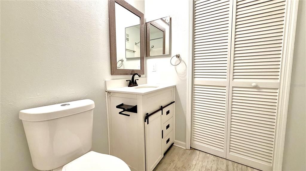 Activo con contrato: $175,000 (2 camas, 2 baños, 1042 Pies cuadrados)