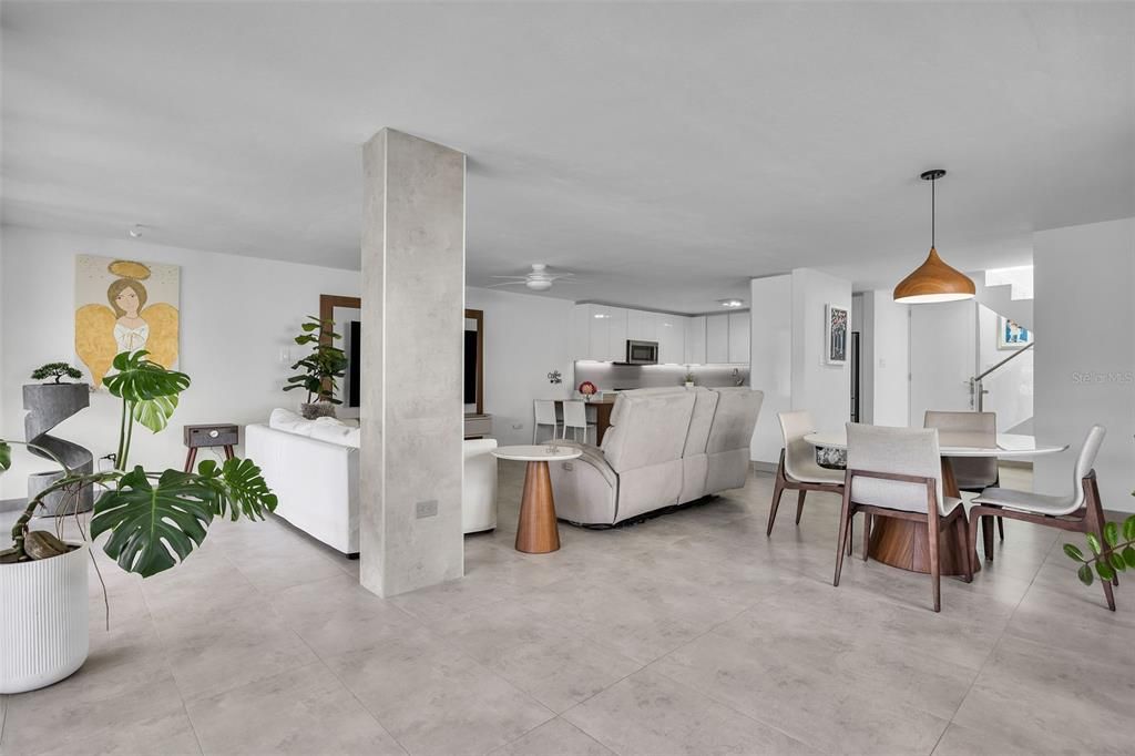 For Sale: $1,100,000 (3 beds, 2 baths, 1433 Square Feet)