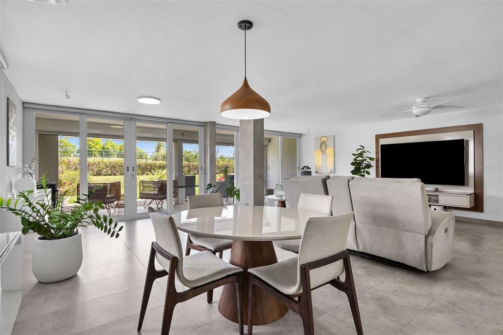 For Sale: $1,100,000 (3 beds, 2 baths, 1433 Square Feet)