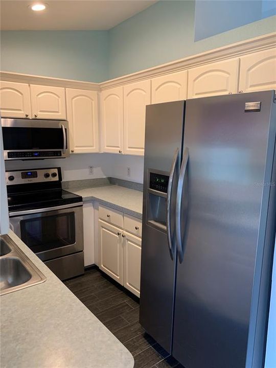 For Rent: $1,800 (3 beds, 2 baths, 1410 Square Feet)