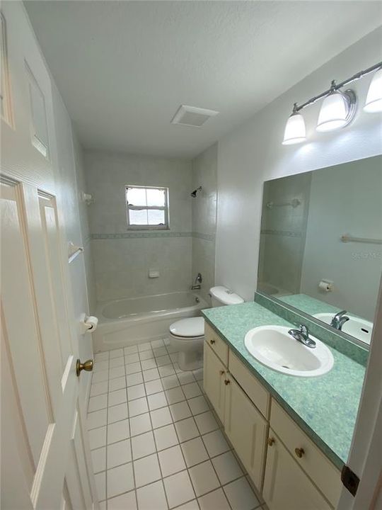 For Rent: $1,800 (3 beds, 2 baths, 1410 Square Feet)