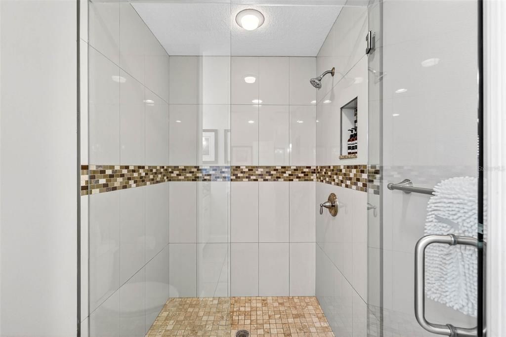 En Venta: $3,999,900 (16 camas, 0 baños, 7500 Pies cuadrados)