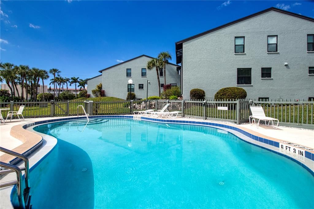 Active With Contract: $624,000 (3 beds, 2 baths, 1367 Square Feet)