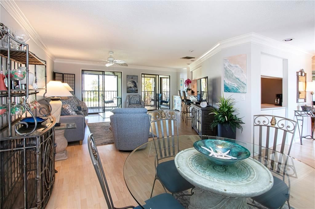 Active With Contract: $624,000 (3 beds, 2 baths, 1367 Square Feet)