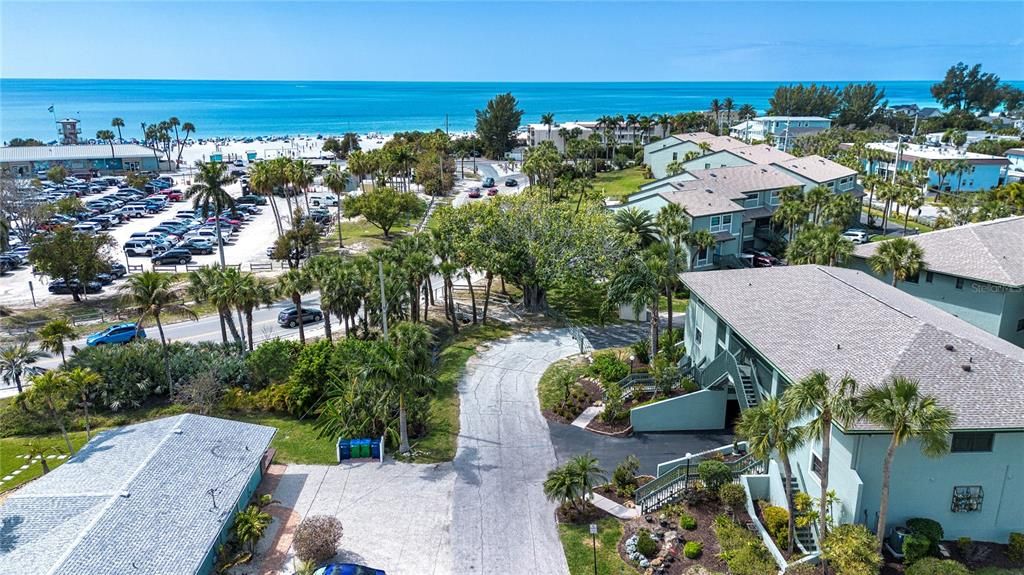 Active With Contract: $624,000 (3 beds, 2 baths, 1367 Square Feet)