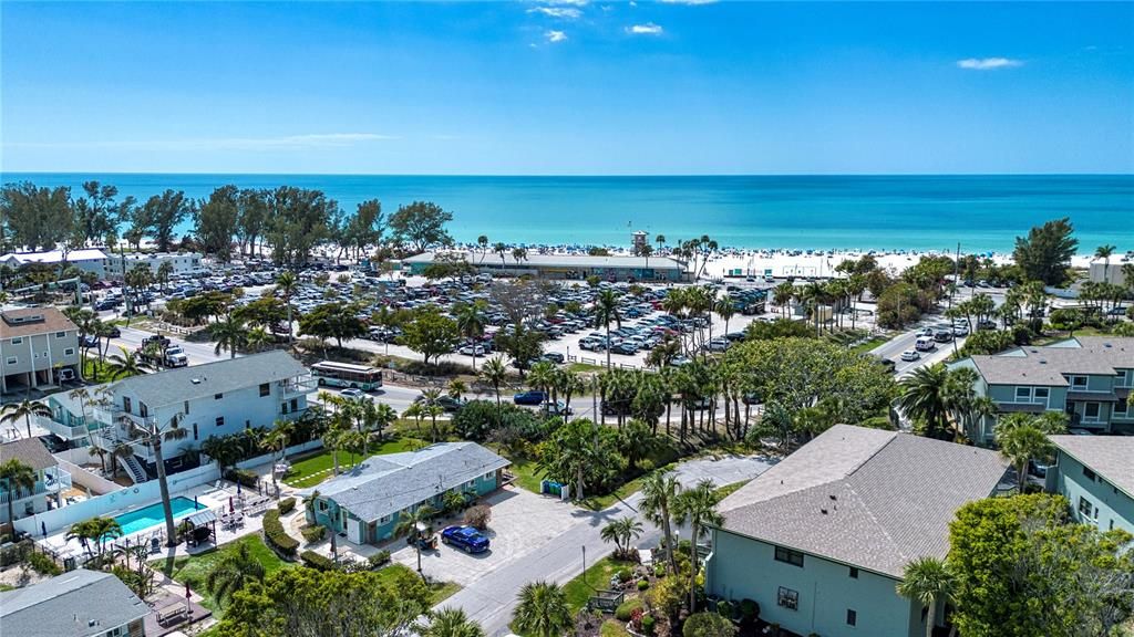 Active With Contract: $624,000 (3 beds, 2 baths, 1367 Square Feet)