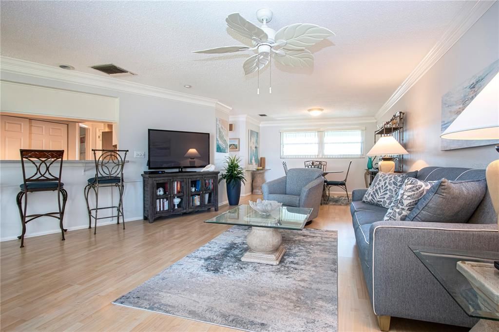 Active With Contract: $624,000 (3 beds, 2 baths, 1367 Square Feet)
