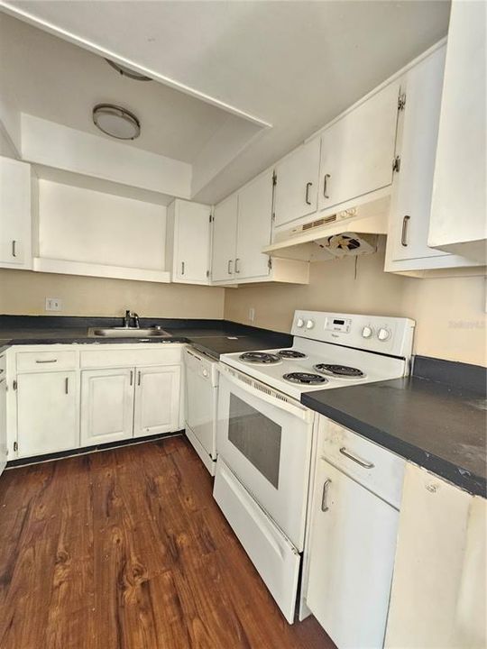 For Rent: $1,375 (2 beds, 1 baths, 950 Square Feet)