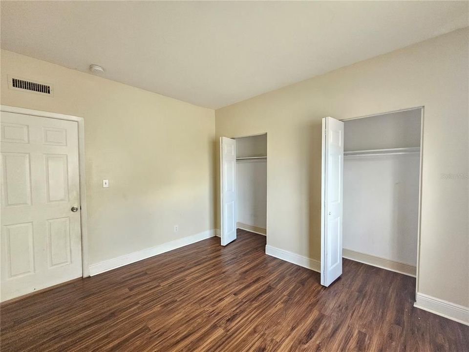 For Rent: $1,375 (2 beds, 1 baths, 950 Square Feet)