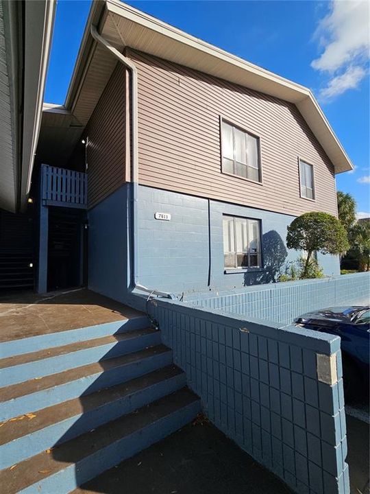 For Rent: $1,375 (2 beds, 1 baths, 950 Square Feet)
