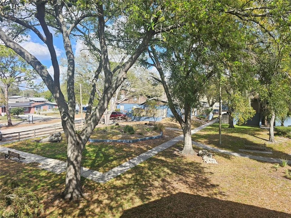 For Rent: $1,375 (2 beds, 1 baths, 950 Square Feet)