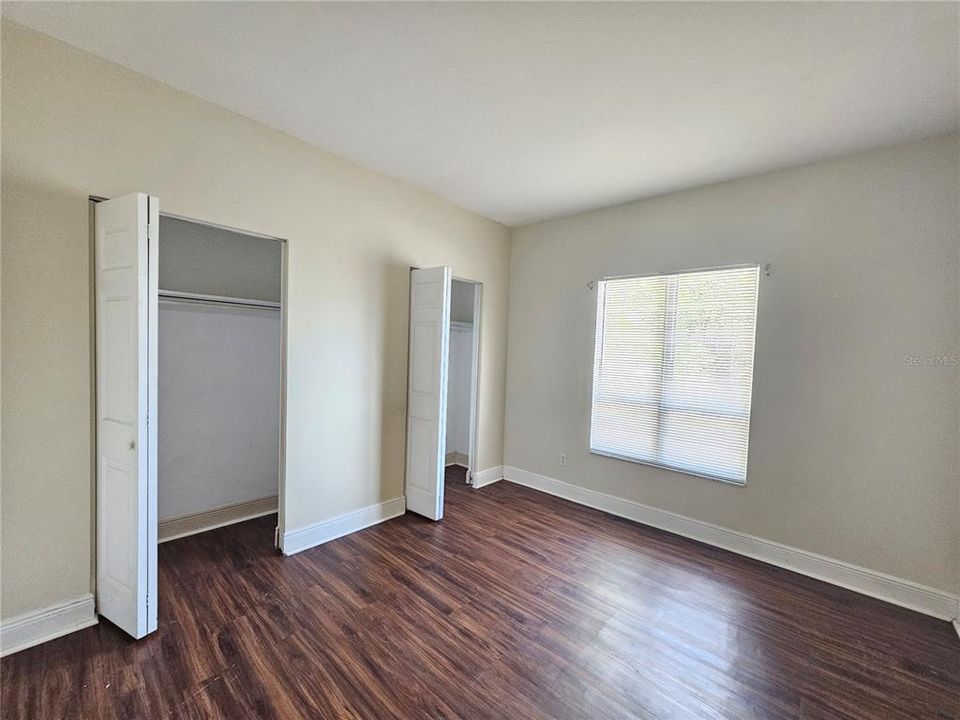 For Rent: $1,375 (2 beds, 1 baths, 950 Square Feet)