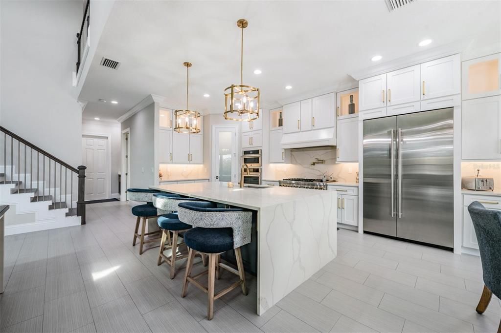 Activo con contrato: $1,099,999 (4 camas, 4 baños, 4185 Pies cuadrados)