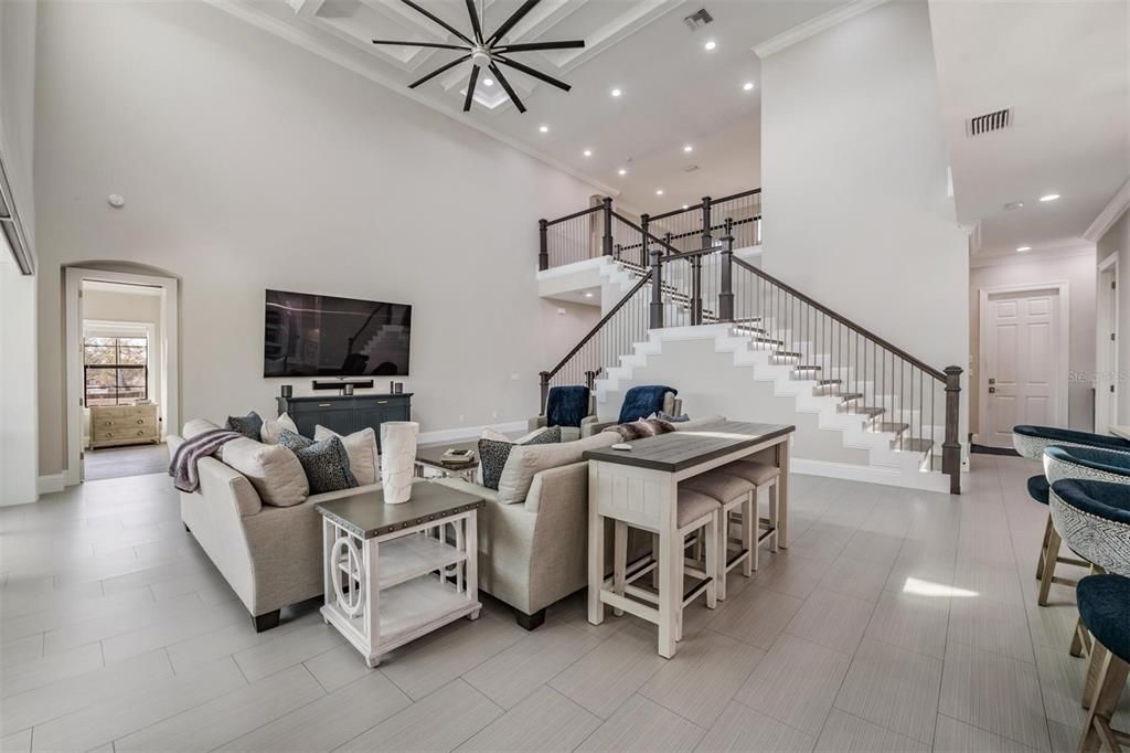Activo con contrato: $1,099,999 (4 camas, 4 baños, 4185 Pies cuadrados)