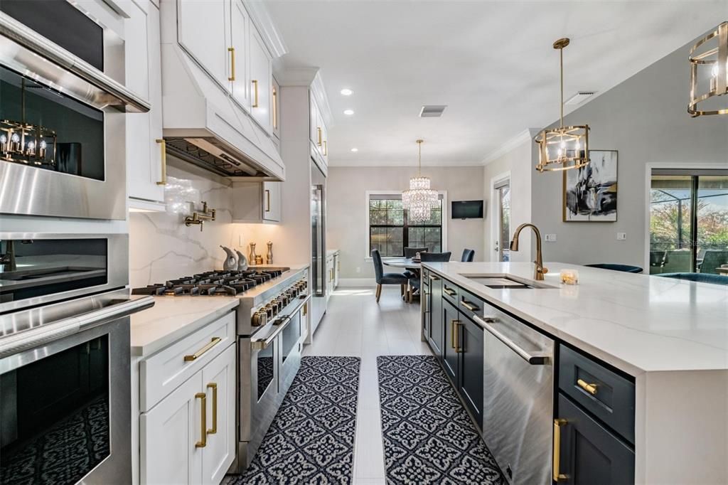 Activo con contrato: $1,099,999 (4 camas, 4 baños, 4185 Pies cuadrados)