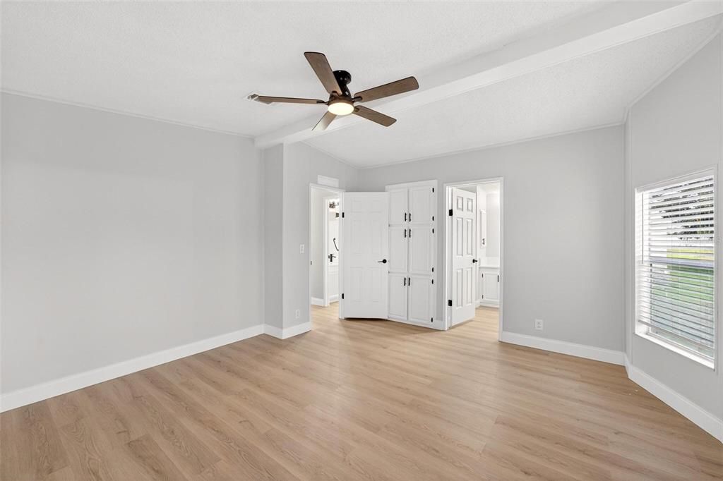 Active With Contract: $229,000 (2 beds, 2 baths, 1376 Square Feet)