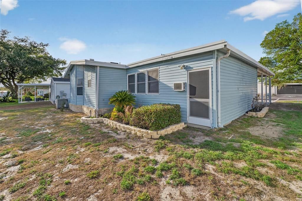 Active With Contract: $229,000 (2 beds, 2 baths, 1376 Square Feet)