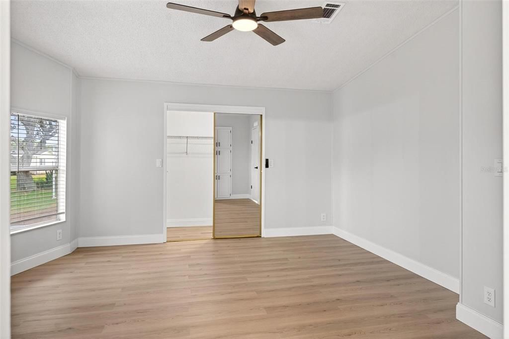 Active With Contract: $229,000 (2 beds, 2 baths, 1376 Square Feet)