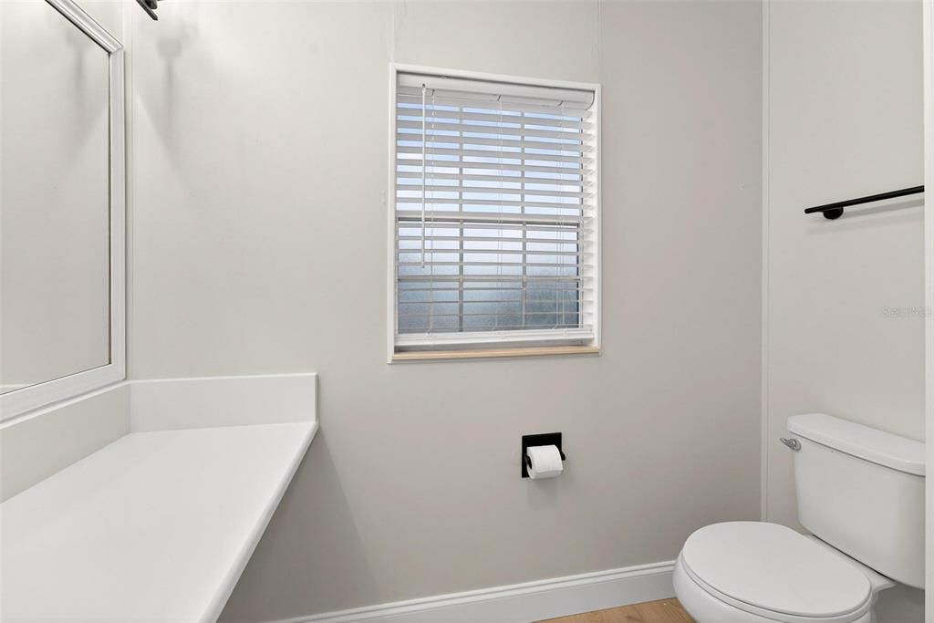 Active With Contract: $229,000 (2 beds, 2 baths, 1376 Square Feet)