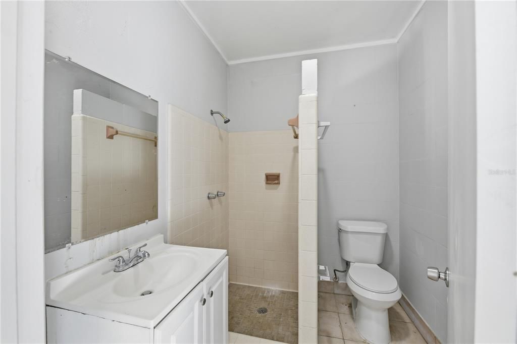 Под контрактом: $284,999 (3 спален, 2 ванн, 1408 Квадратных фут)